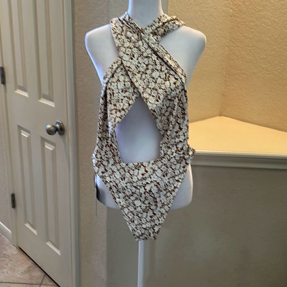 Stone Fox Women's M Azalea One Piece Swimsuit Crossover Halter Brown Floral New